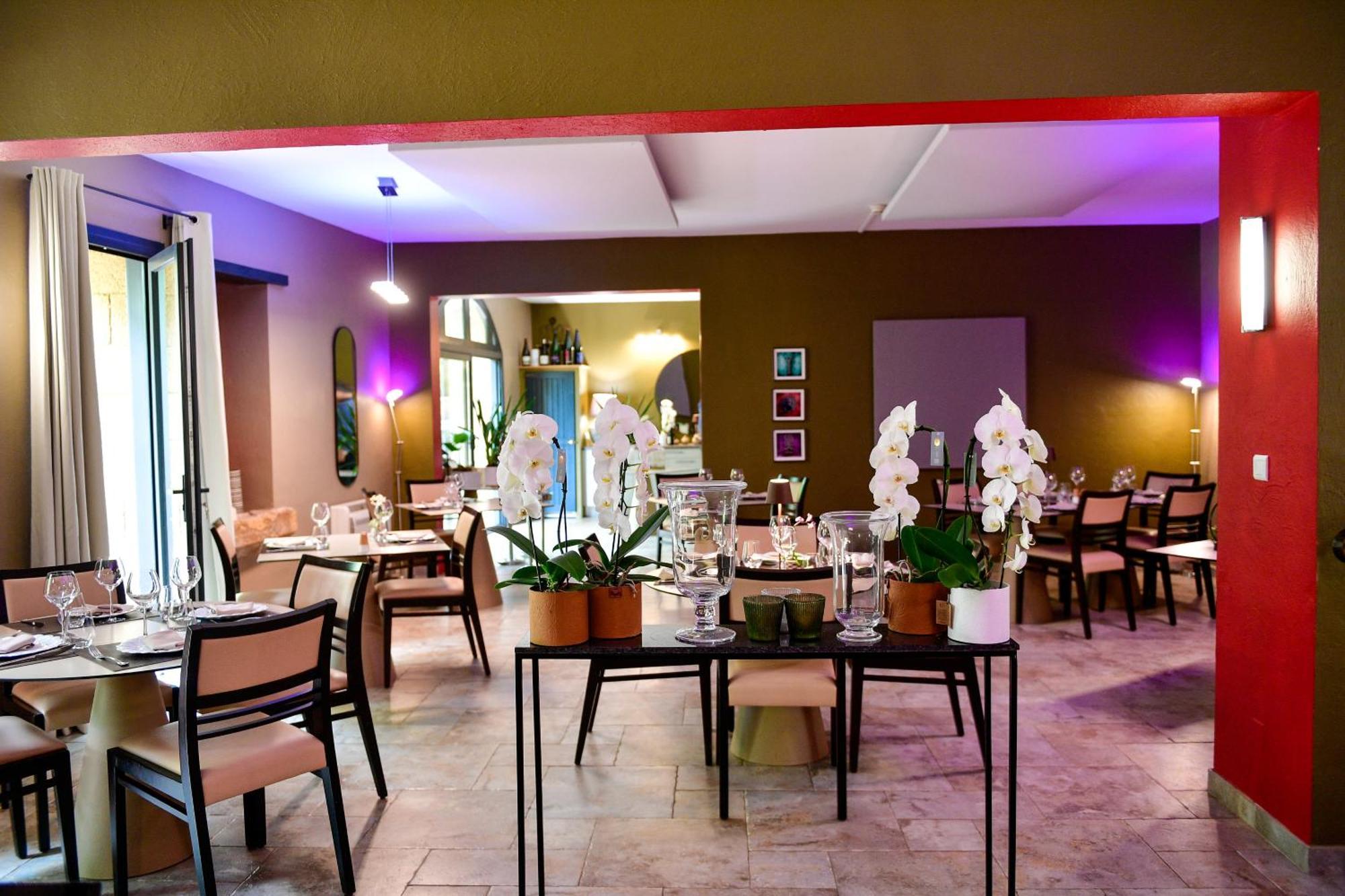 Le Mas Des Aigras - Hotel & Restaurant De Charme En Provence Οράνζ Εξωτερικό φωτογραφία